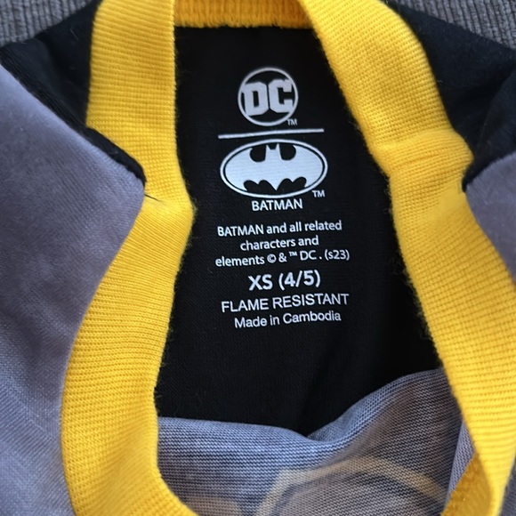 Batman Pajama Set 3pcs XS (4/5) NWT - Picture 5 of 6